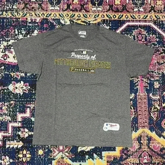 Majestic Other - Pittsburgh Pirates Baseball Majestic MLB Logo Gray T-Shirt Size Large‎
